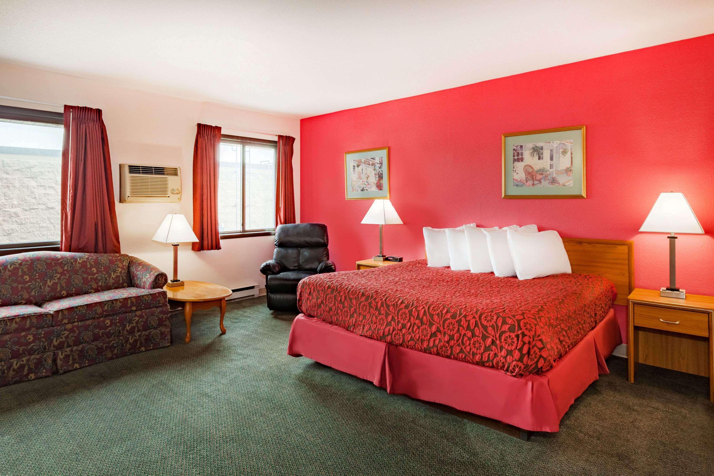 Days Inn By Wyndham Mason City Dış mekan fotoğraf