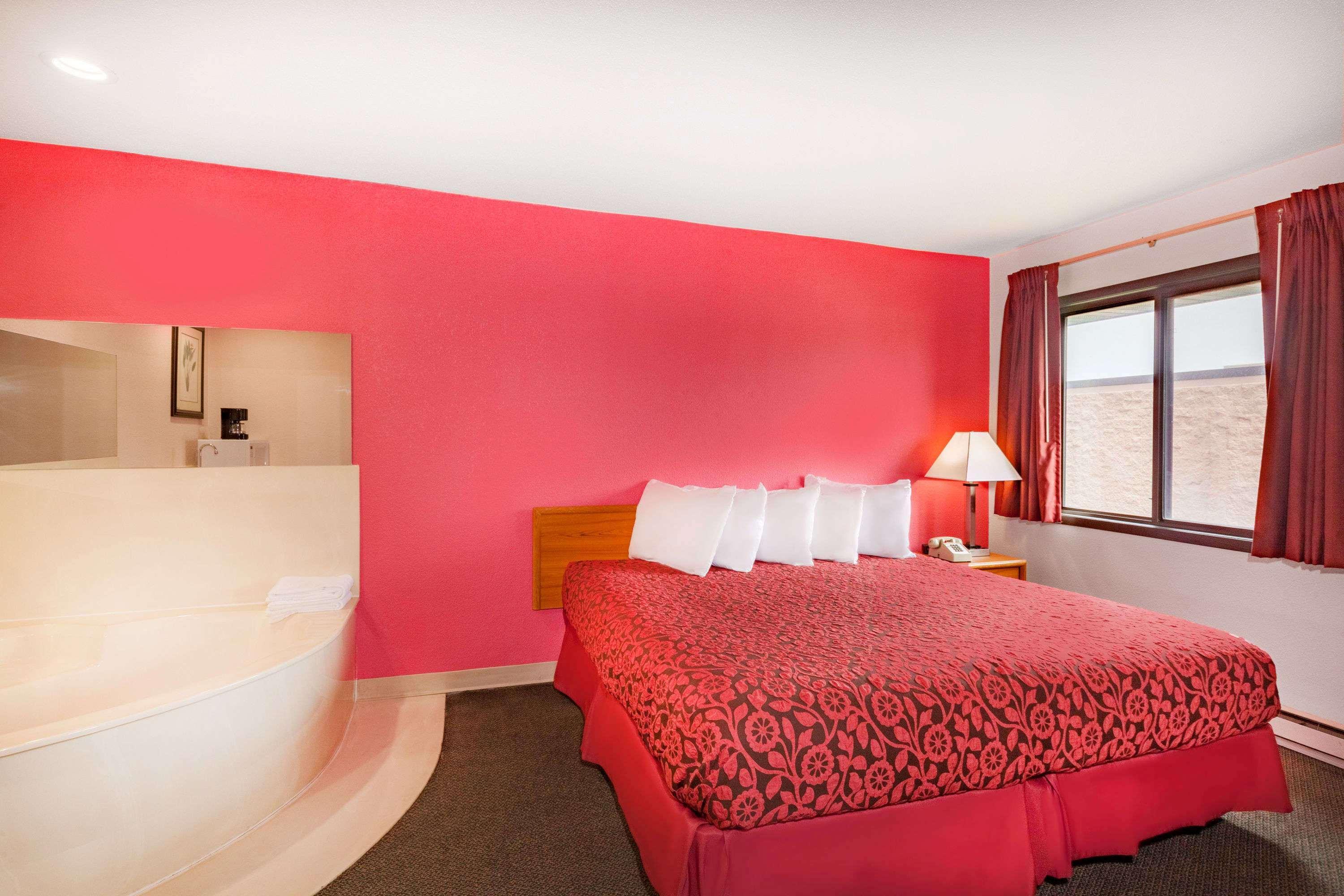 Days Inn By Wyndham Mason City Dış mekan fotoğraf