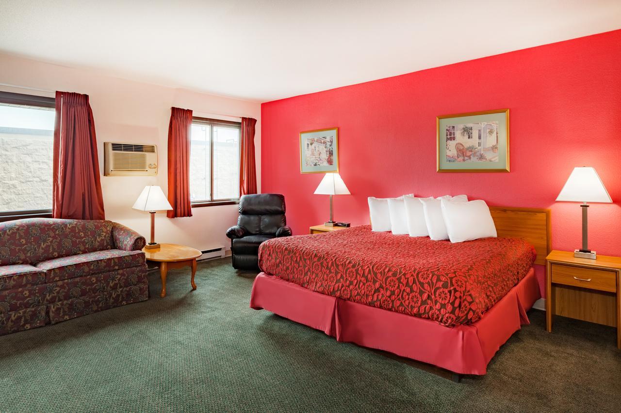 Days Inn By Wyndham Mason City Dış mekan fotoğraf