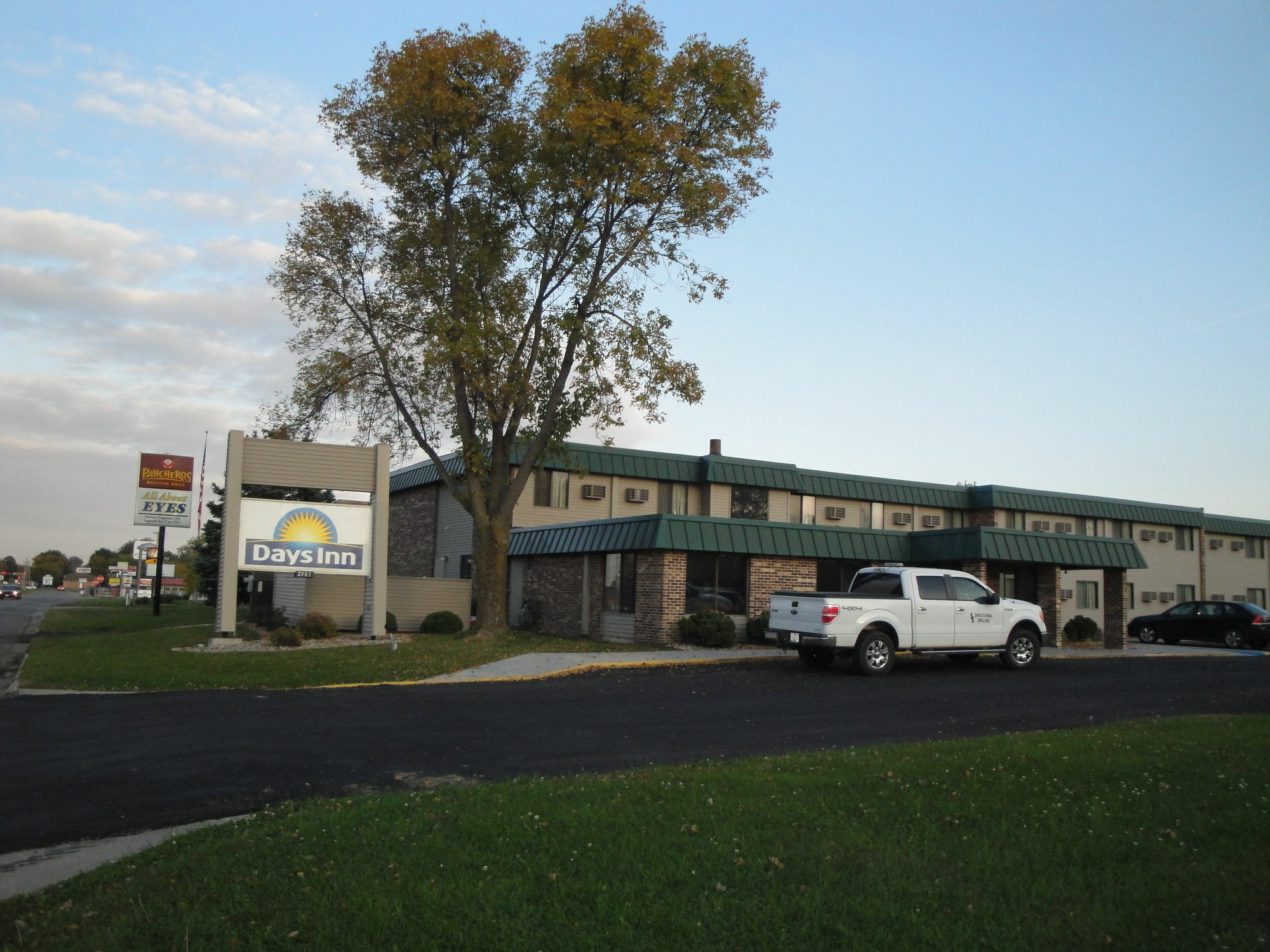 Days Inn By Wyndham Mason City Dış mekan fotoğraf